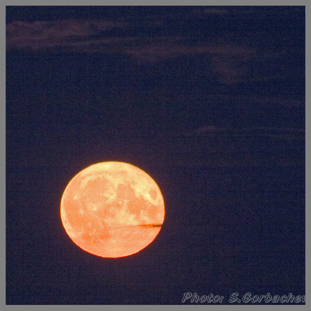 moon_in_interior