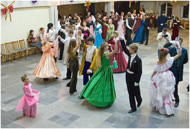 princess_at_ball_