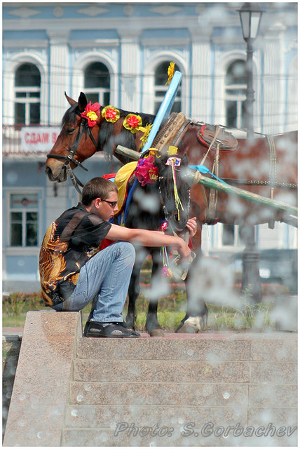 trio_at_fountain_