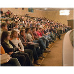 audience_at_balcony