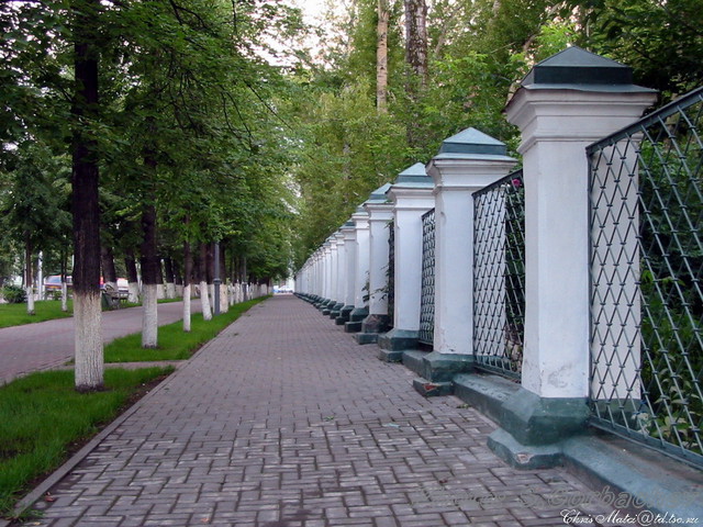 running_away_alley