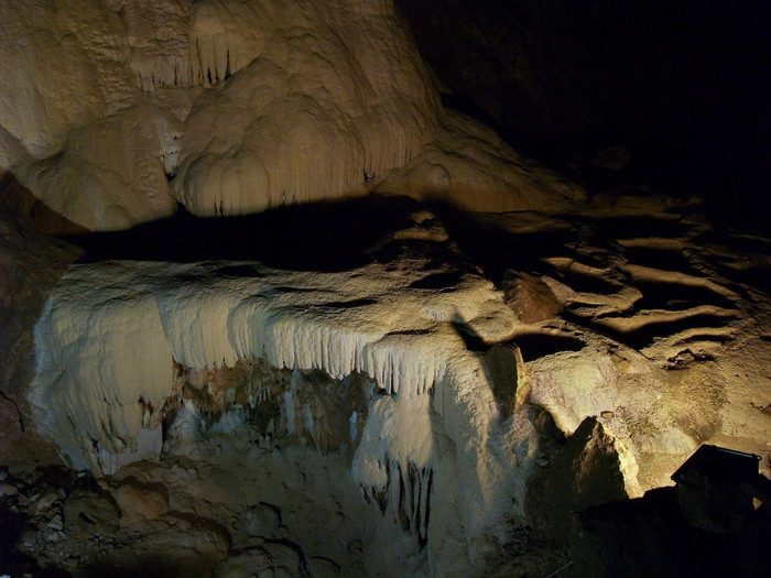 Cave-005.jpg