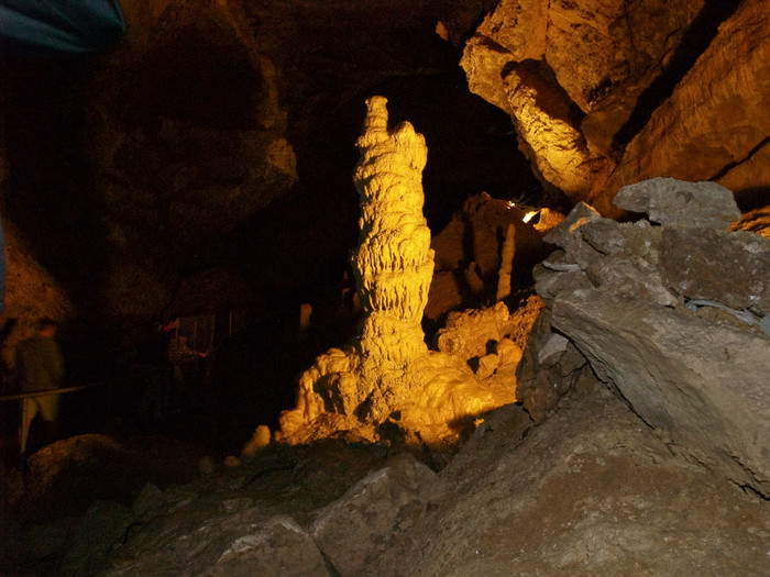 Cave-015.jpg