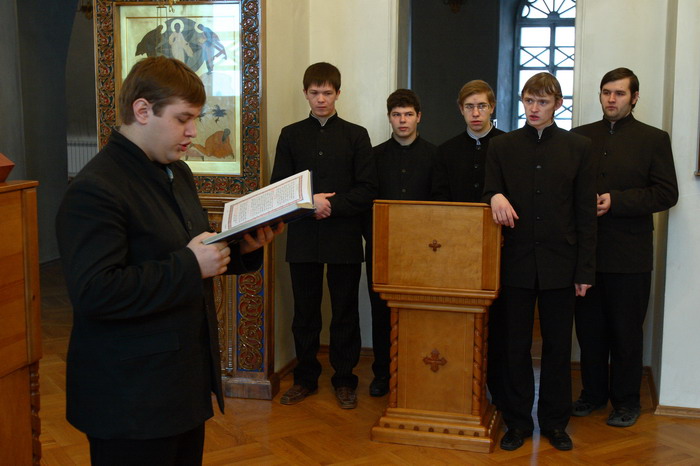 dz_09906_700.JPG